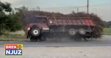 Shoferit i erdhi gjumë nga lodhja, u shtri të flinte bashke me kamionin, në rrugën Librazhd-Përrenjas