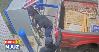 Punonjësit e bashkisë shkulin bankomatin, nga errësira dukej si kazan mbeturinash