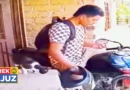 Djali kishte zbokth te flokët, macja i hodhi brenda kaskës, një vezë të freskët për trajtim